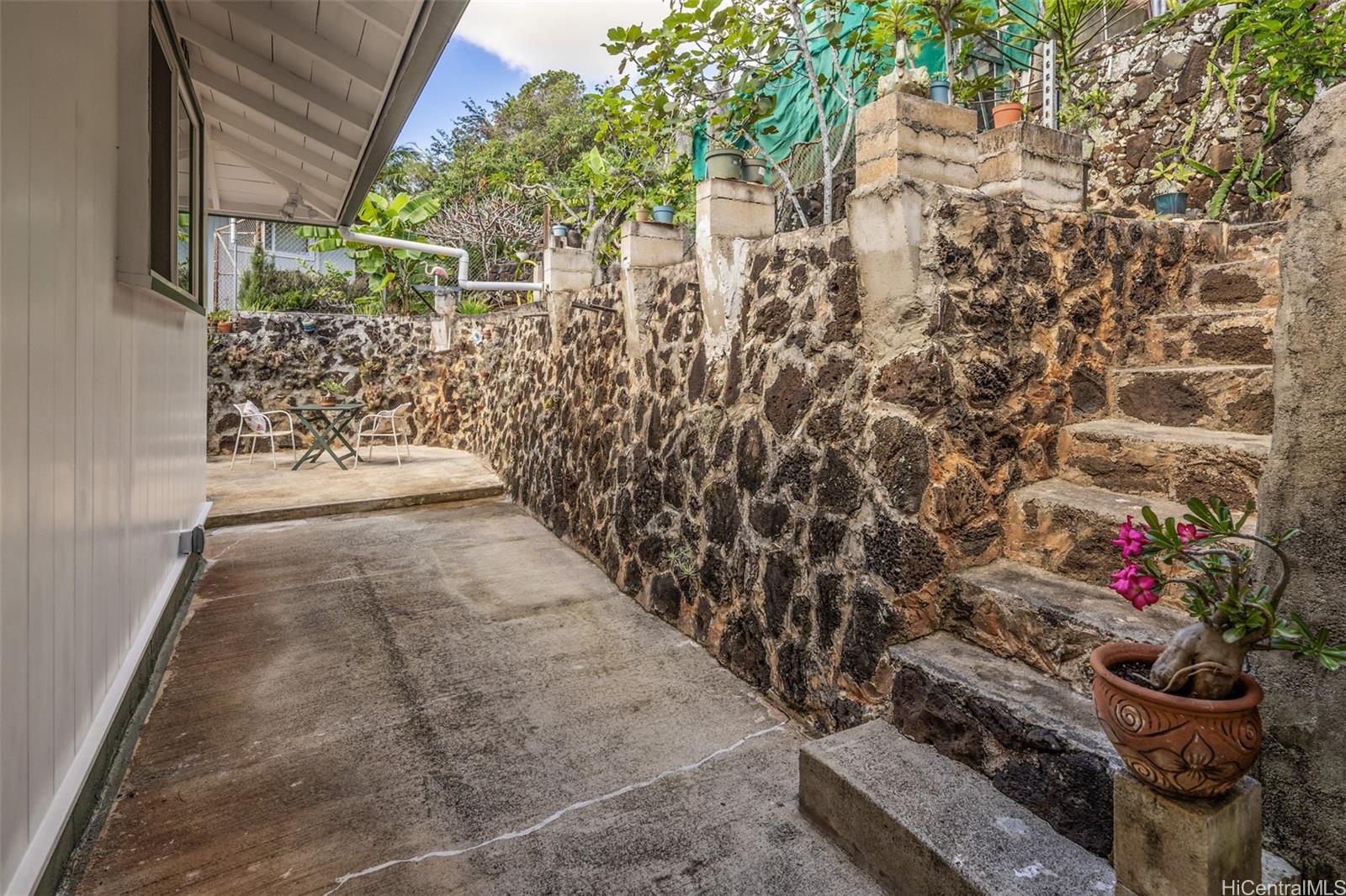 1952  Bertram St St. Louis, Diamond Head home - photo 18 of 25