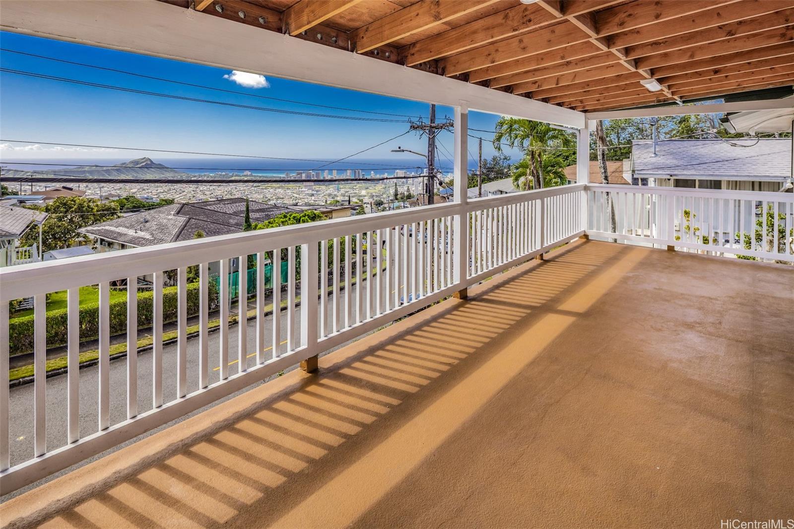 1952  Bertram St St. Louis, Diamond Head home - photo 4 of 25