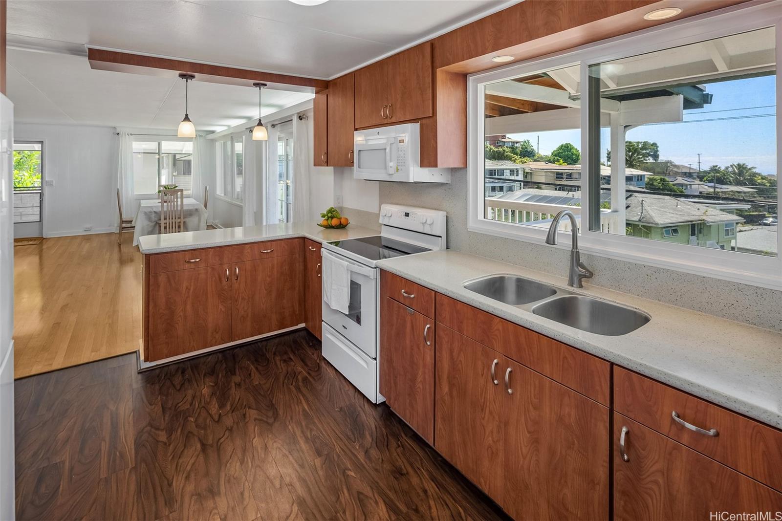 1952  Bertram St St. Louis, Diamond Head home - photo 6 of 25