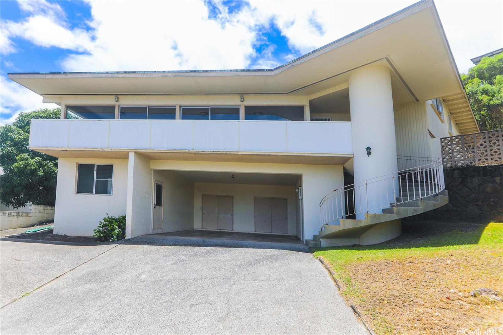 1952  Nehoa Place Makiki Heights, Honolulu home - photo 2 of 25