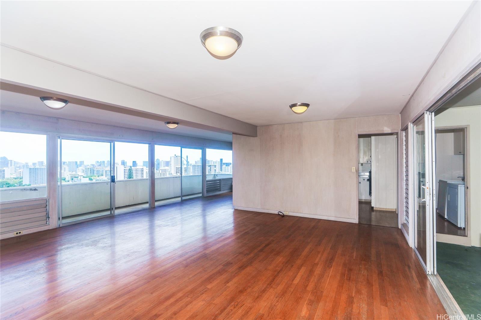 1952  Nehoa Place Makiki Heights, Honolulu home - photo 5 of 25