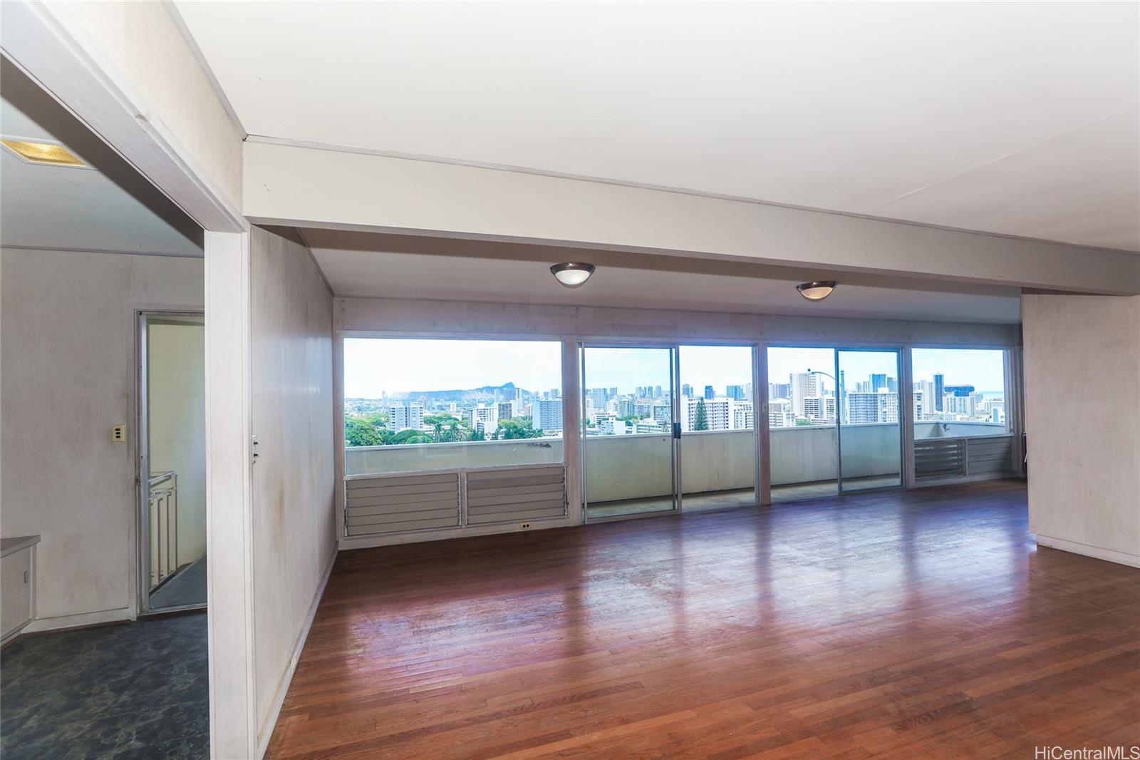 1952  Nehoa Place Makiki Heights, Honolulu home - photo 6 of 25