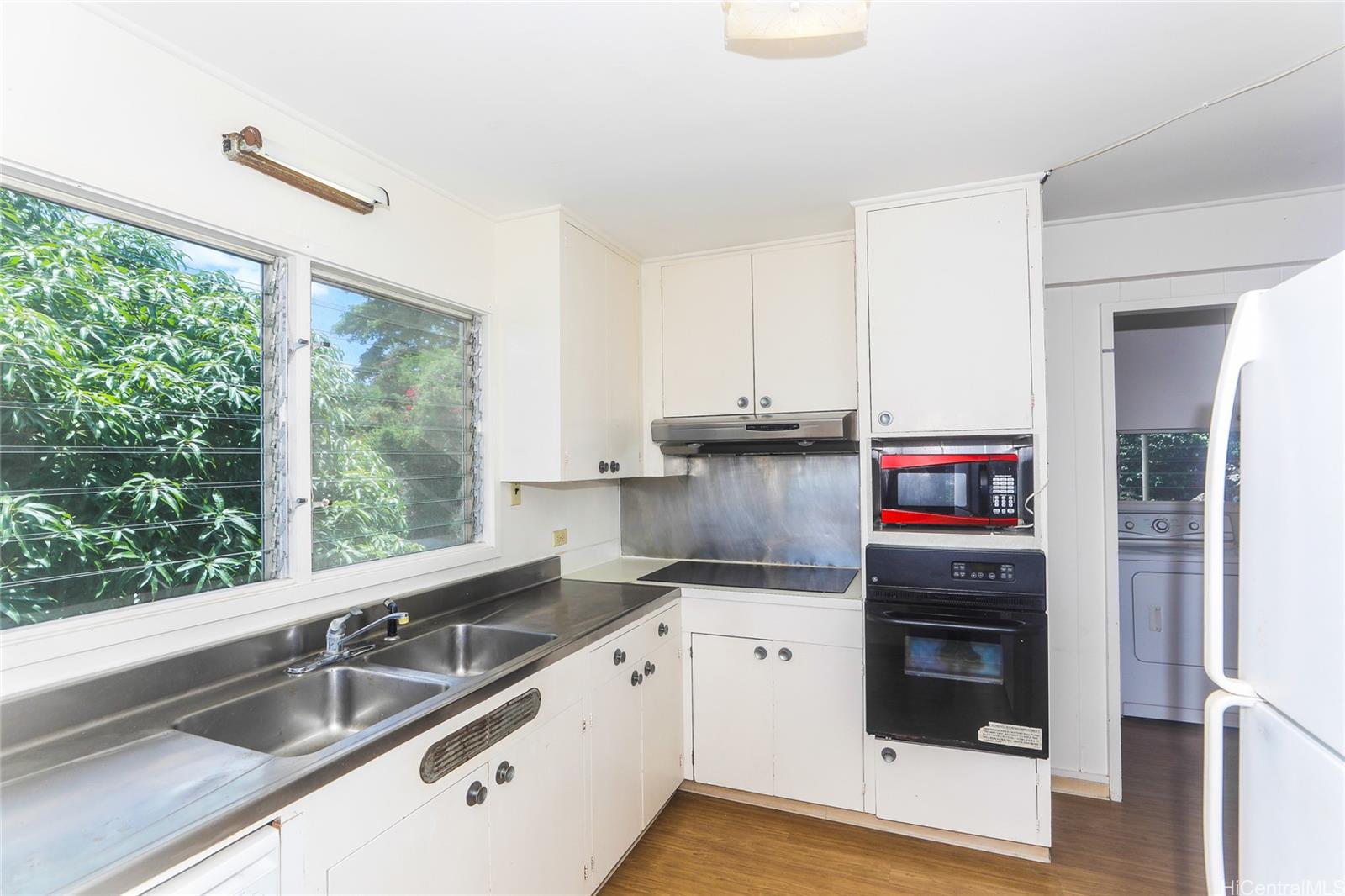 1952  Nehoa Place Makiki Heights, Honolulu home - photo 8 of 25