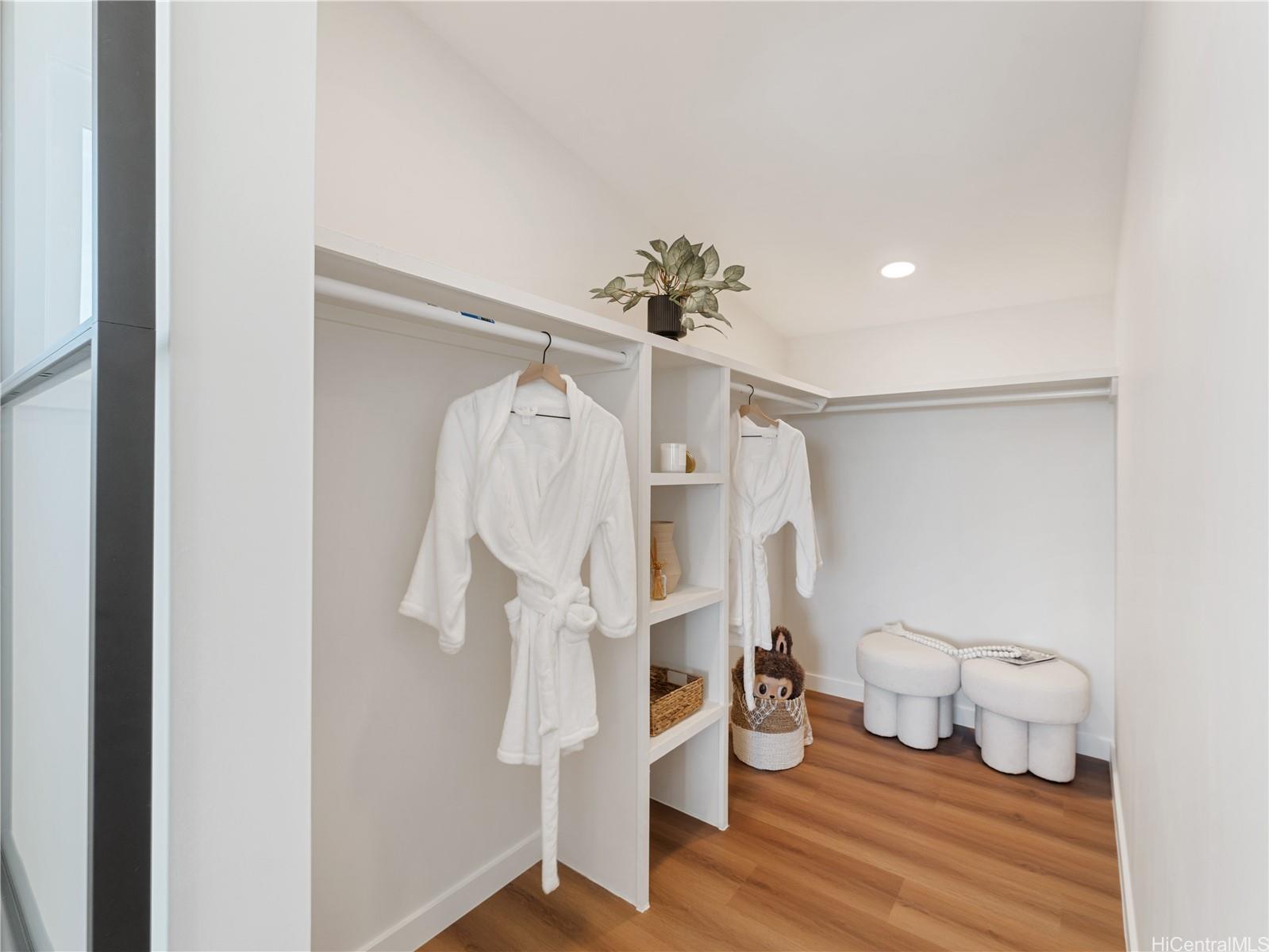 1974  Halekoa Drive Waialae Nui Rdge, Diamond Head home - photo 18 of 25