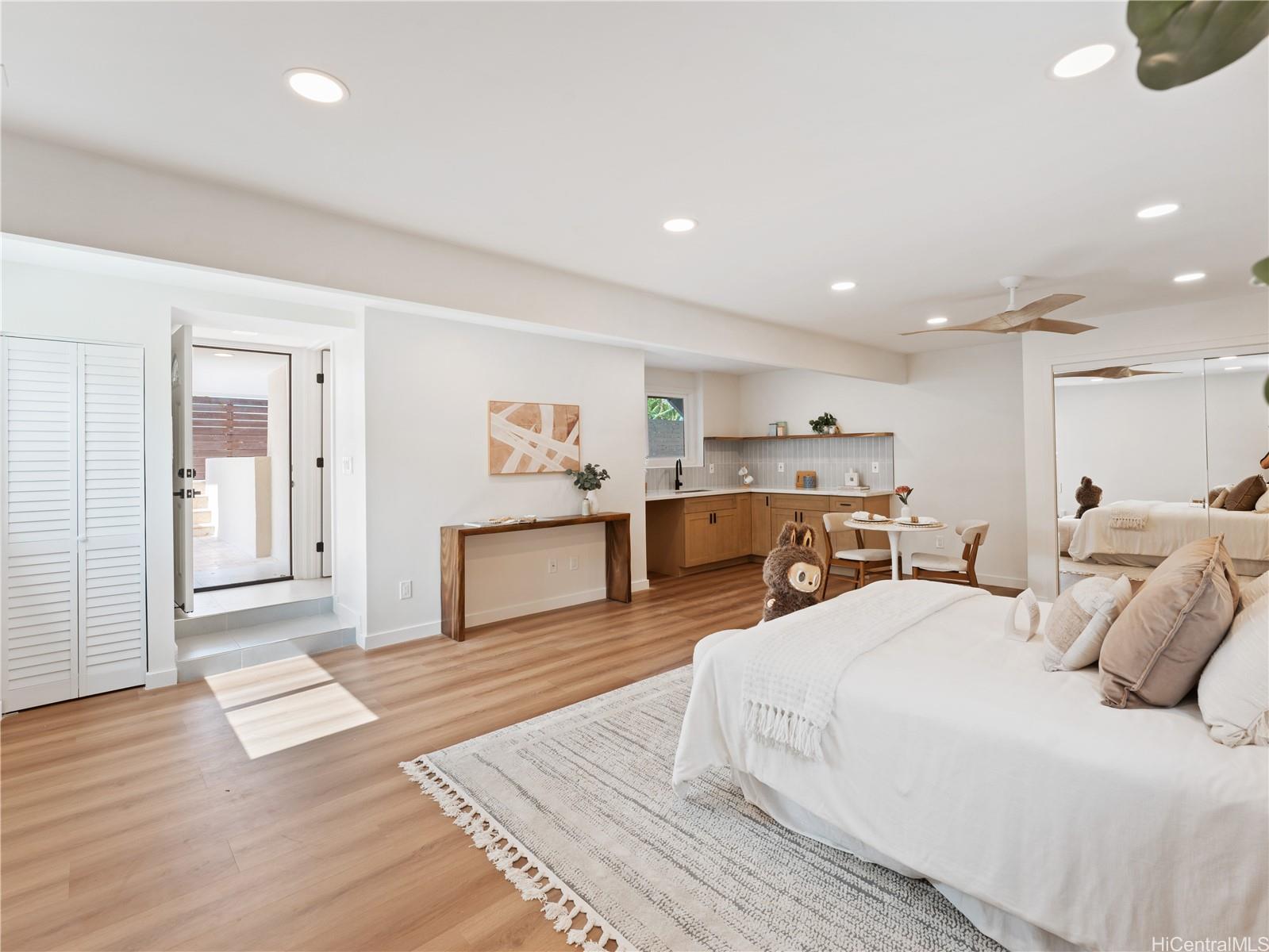 1974  Halekoa Drive Waialae Nui Rdge, Diamond Head home - photo 22 of 25