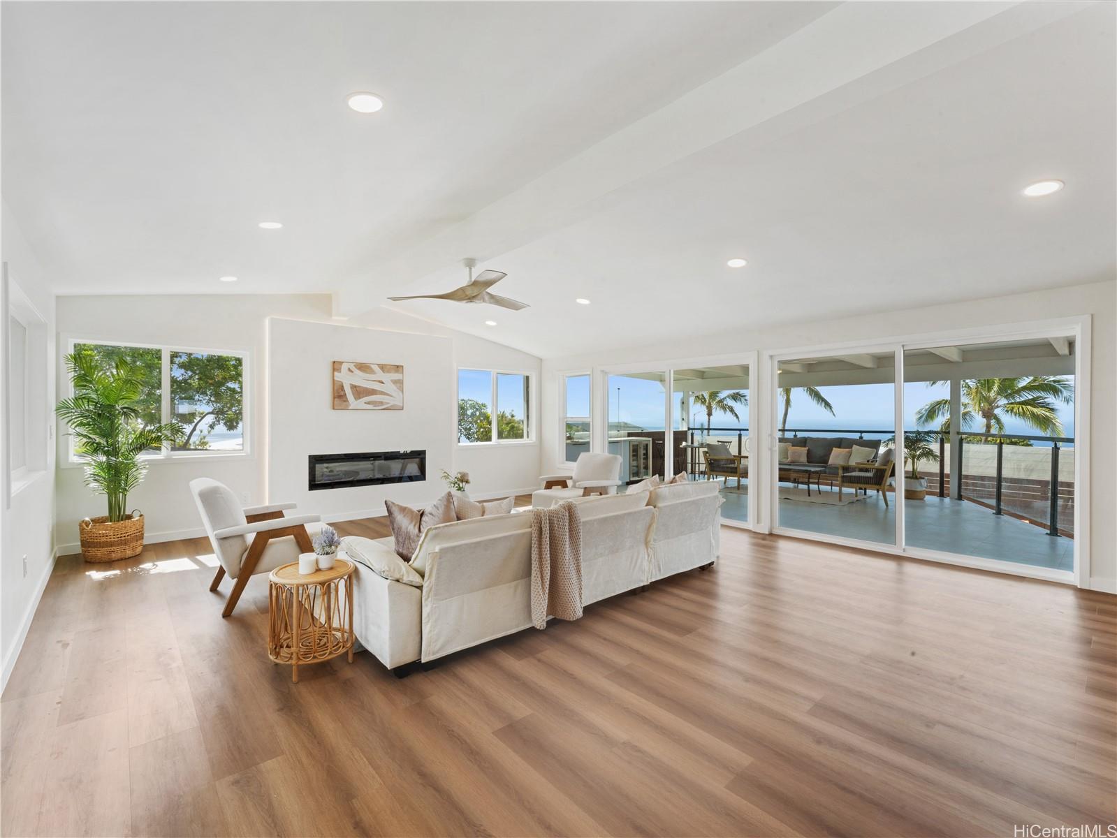 1974  Halekoa Drive Waialae Nui Rdge, Diamond Head home - photo 5 of 25