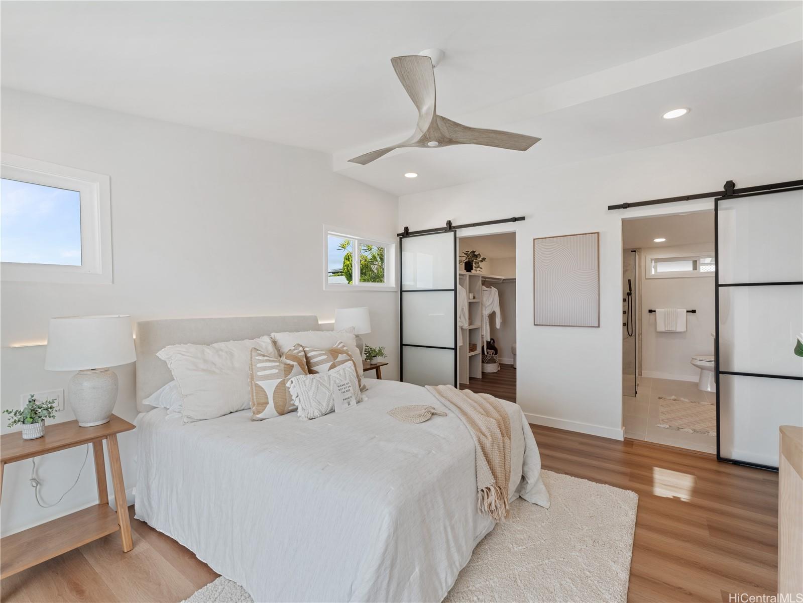 1974  Halekoa Drive Waialae Nui Rdge, Diamond Head home - photo 7 of 25