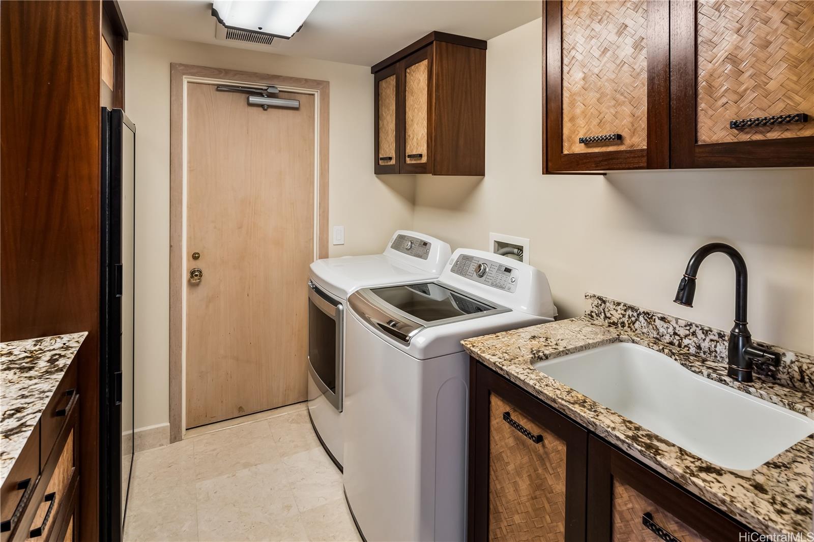 1980  Laukahi St Waialae Iki, Diamond Head home - photo 21 of 25