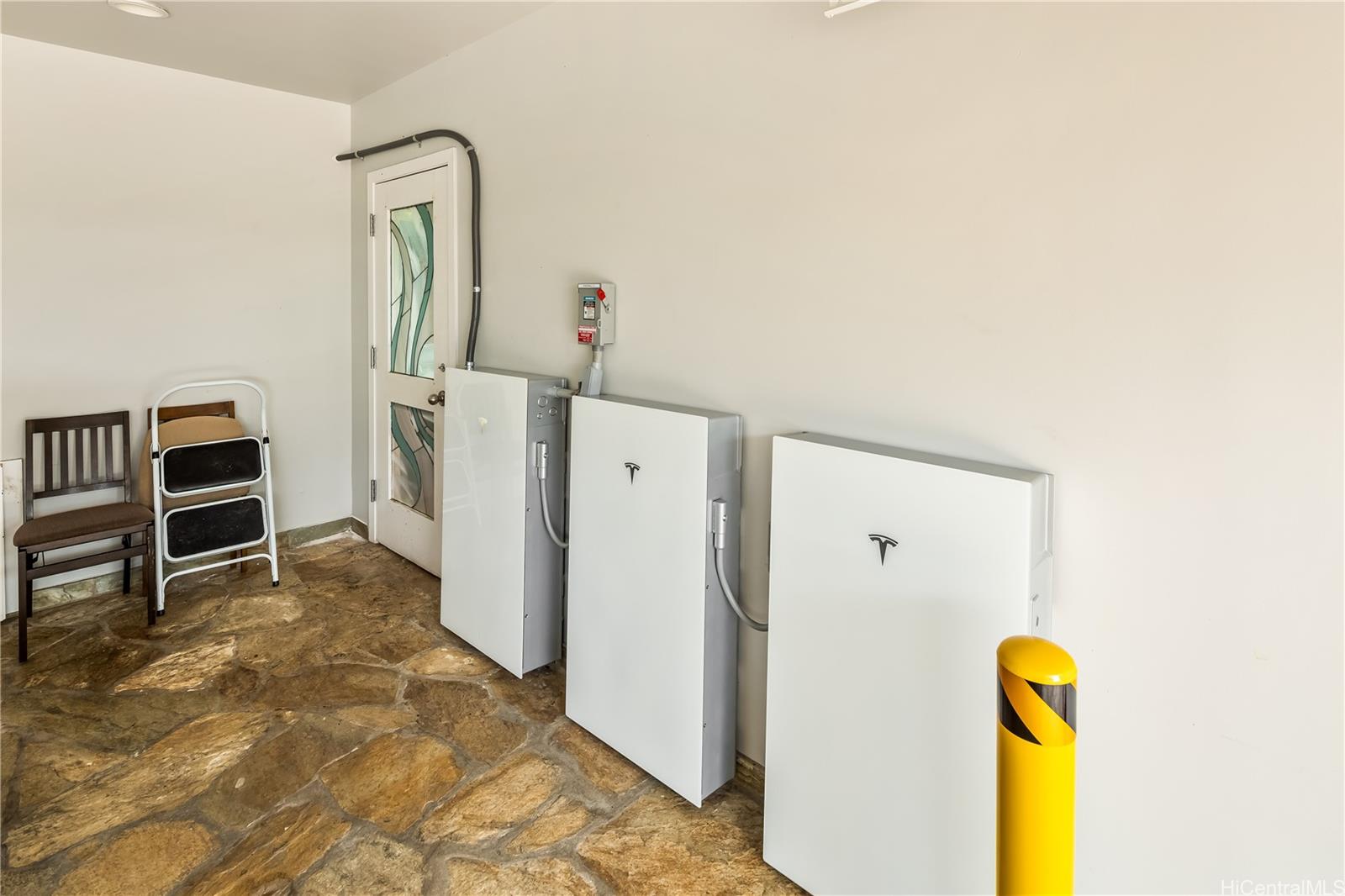 1980  Laukahi St Waialae Iki, Diamond Head home - photo 22 of 25