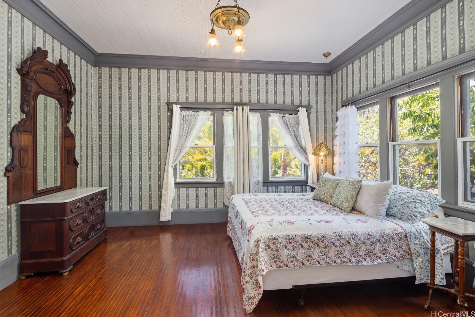 2001 Vancouver Dr Honolulu - Multi-family - photo 10 of 12