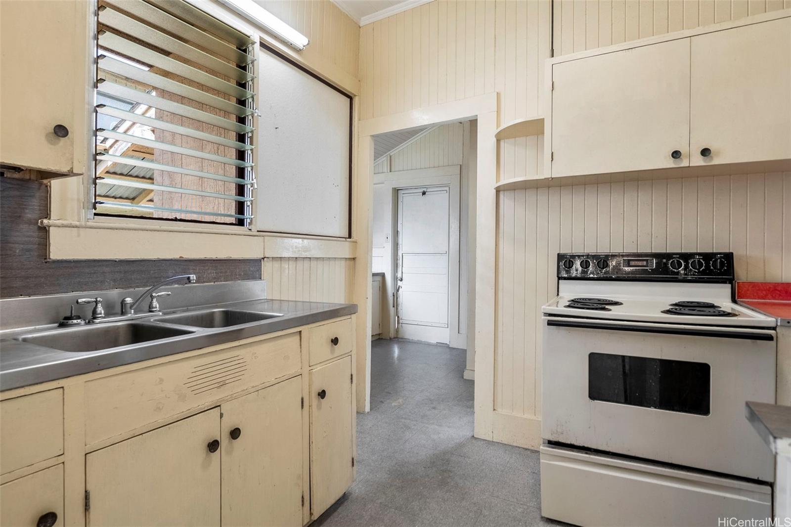 2002-B  Hunnewell Street Manoa-lower, Honolulu home - photo 16 of 25