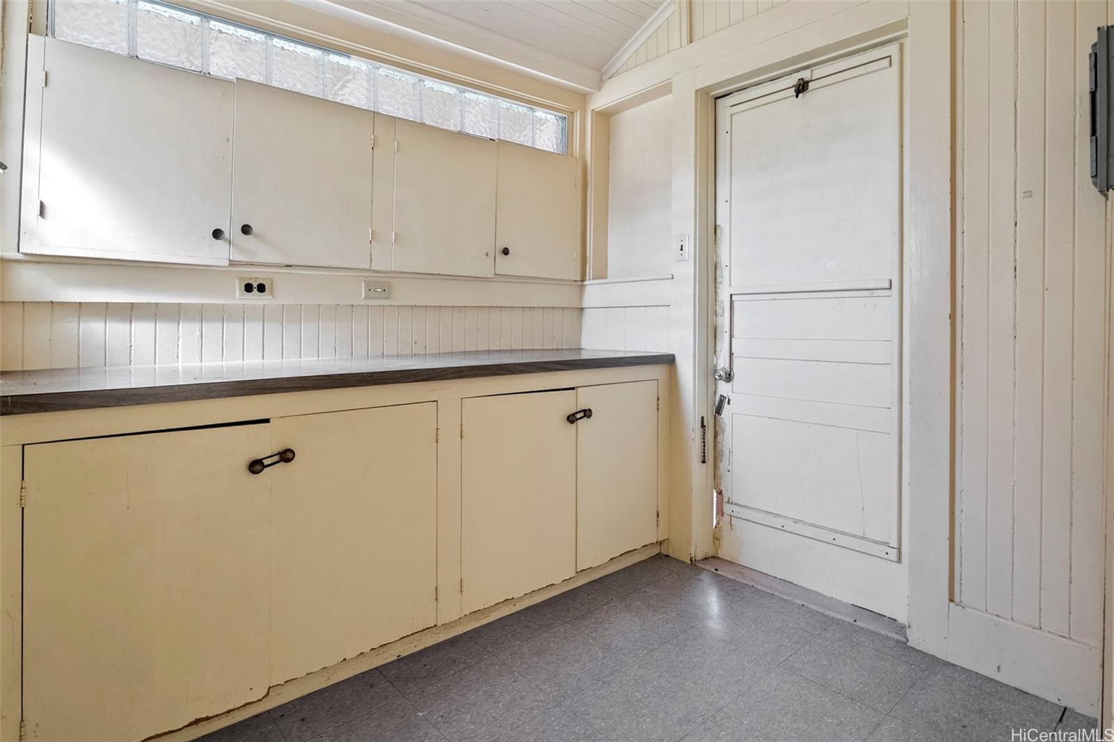 2002-B  Hunnewell Street Manoa-lower, Honolulu home - photo 18 of 25