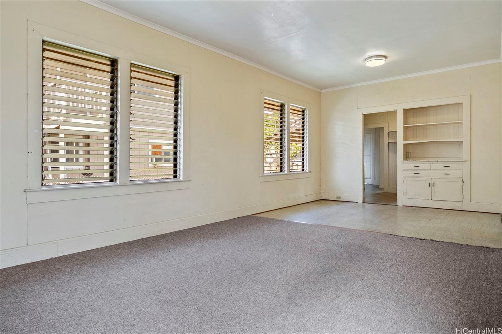 2002-B  Hunnewell Street Manoa-lower, Honolulu home - photo 5 of 25