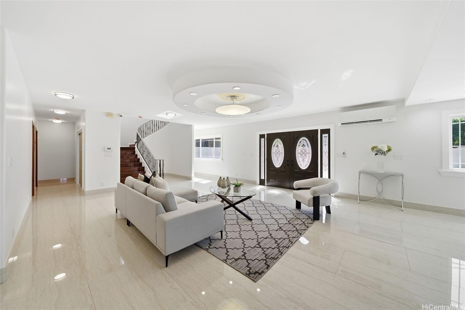 2004  Skyline Drive Kamehameha Heights, Honolulu home - photo 2 of 25