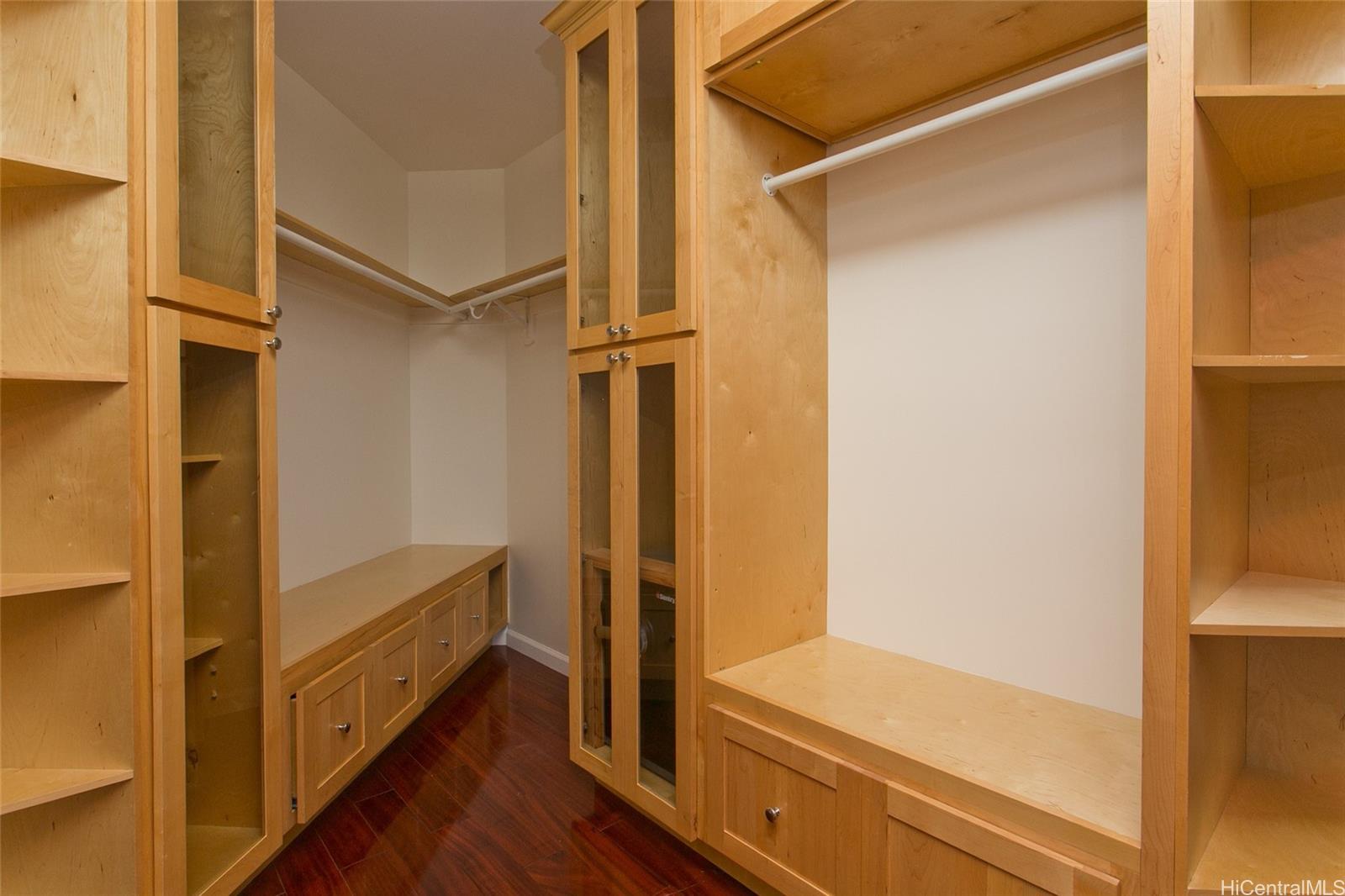 2004  Skyline Drive Kamehameha Heights, Honolulu home - photo 14 of 25