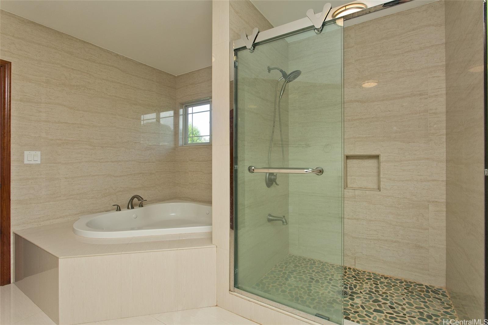 2004  Skyline Drive Kamehameha Heights, Honolulu home - photo 15 of 25