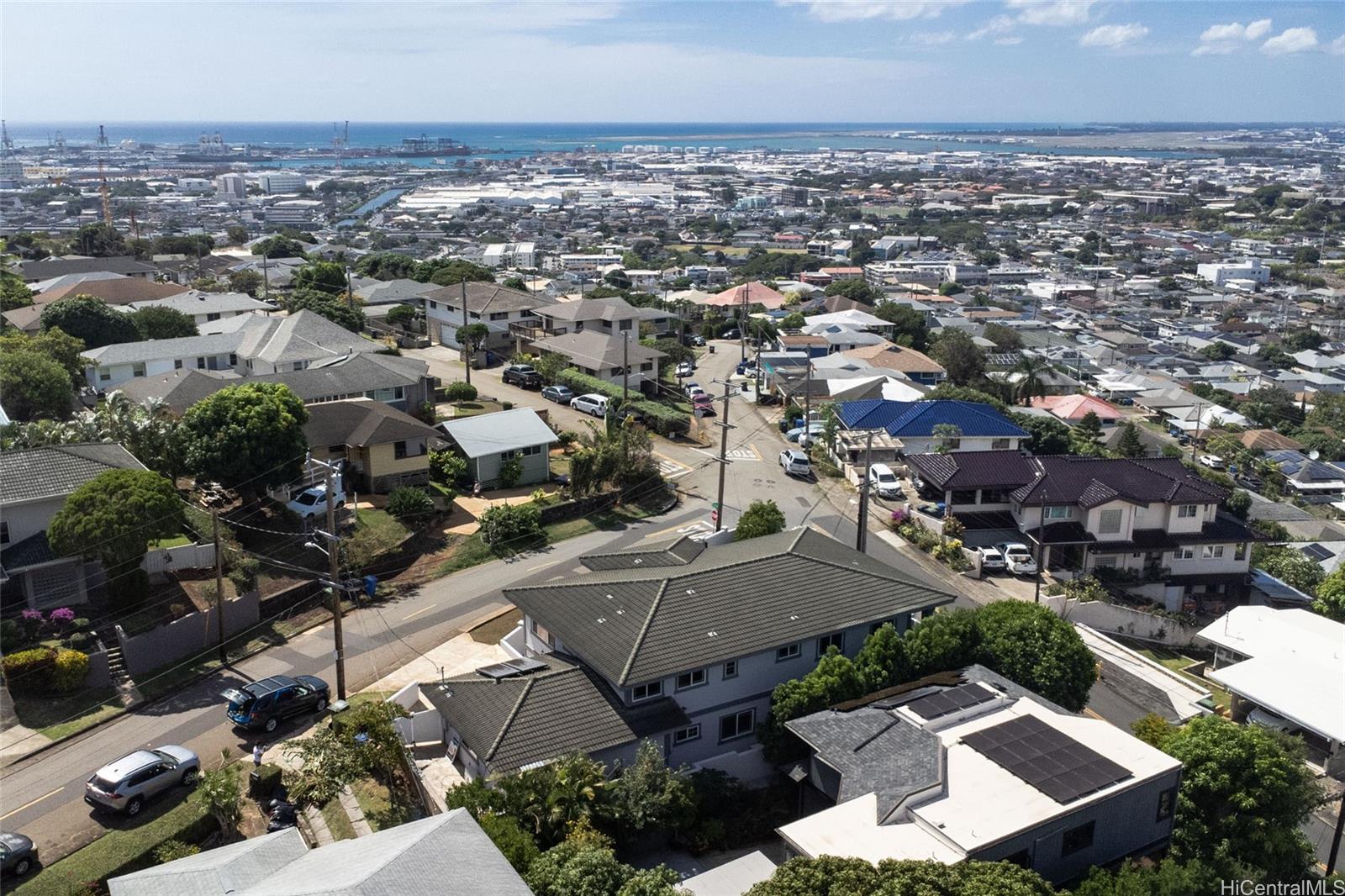 2004  Skyline Drive Kamehameha Heights, Honolulu home - photo 24 of 25
