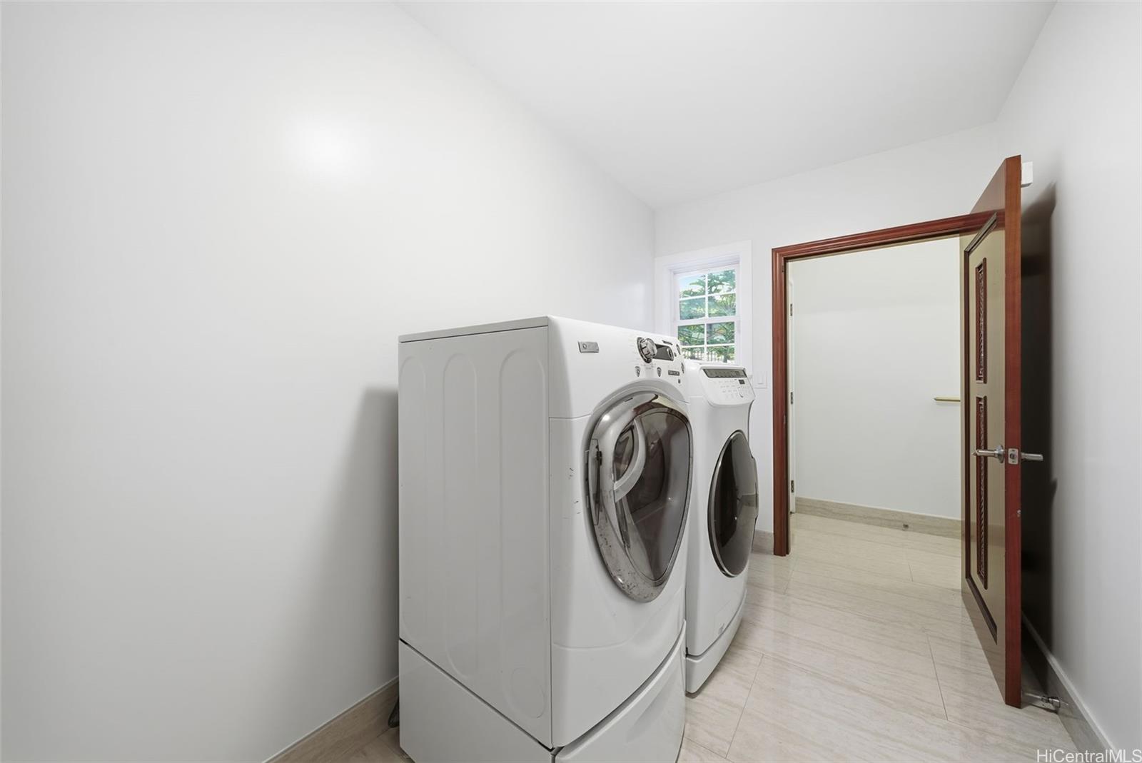 2004  Skyline Drive Kamehameha Heights, Honolulu home - photo 24 of 25