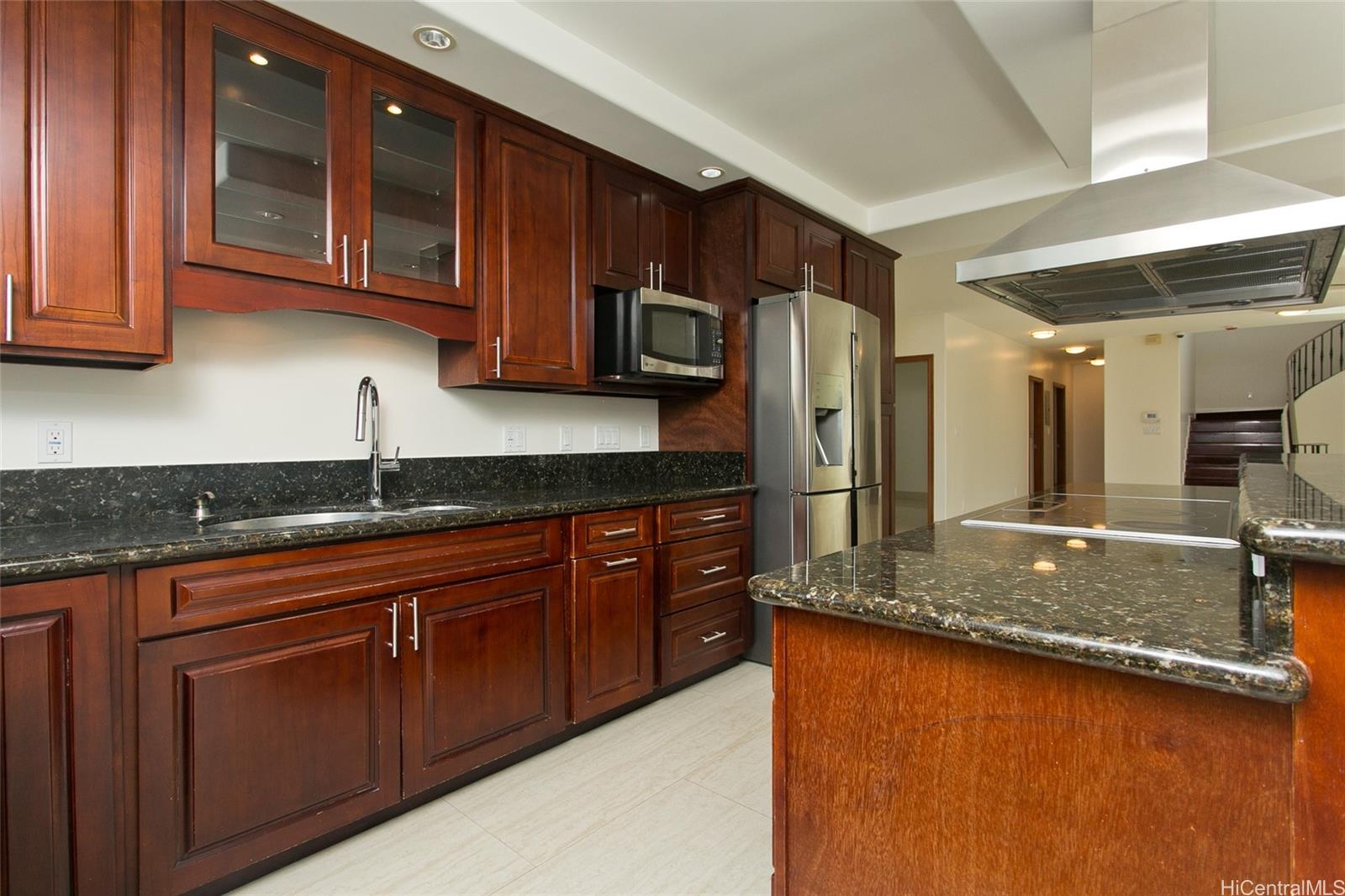 2004  Skyline Drive Kamehameha Heights, Honolulu home - photo 4 of 25