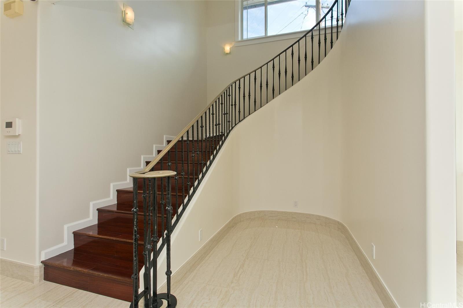 2004  Skyline Drive Kamehameha Heights, Honolulu home - photo 10 of 25