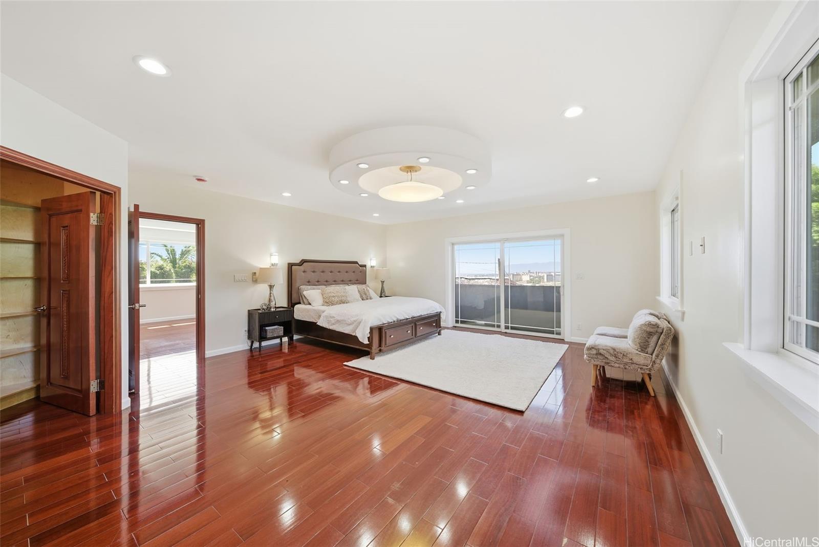 2004  Skyline Drive Kamehameha Heights, Honolulu home - photo 10 of 25