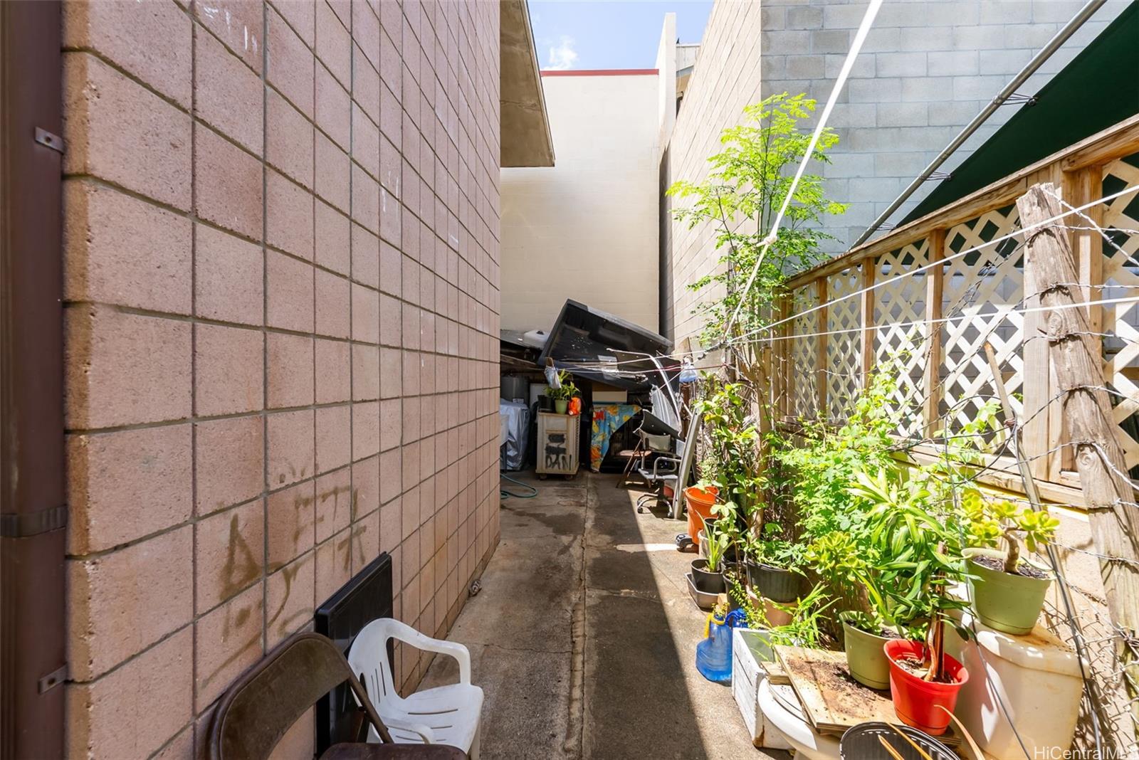 2005  Stanley Street Kapalama, Honolulu home - photo 8 of 22