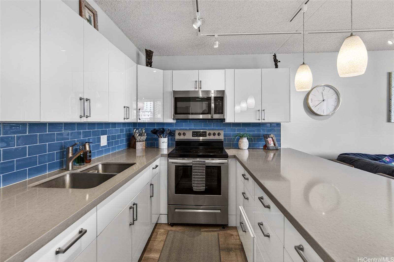 Waikiki Banyan condo # 1010, Honolulu, Hawaii - photo 8 of 24