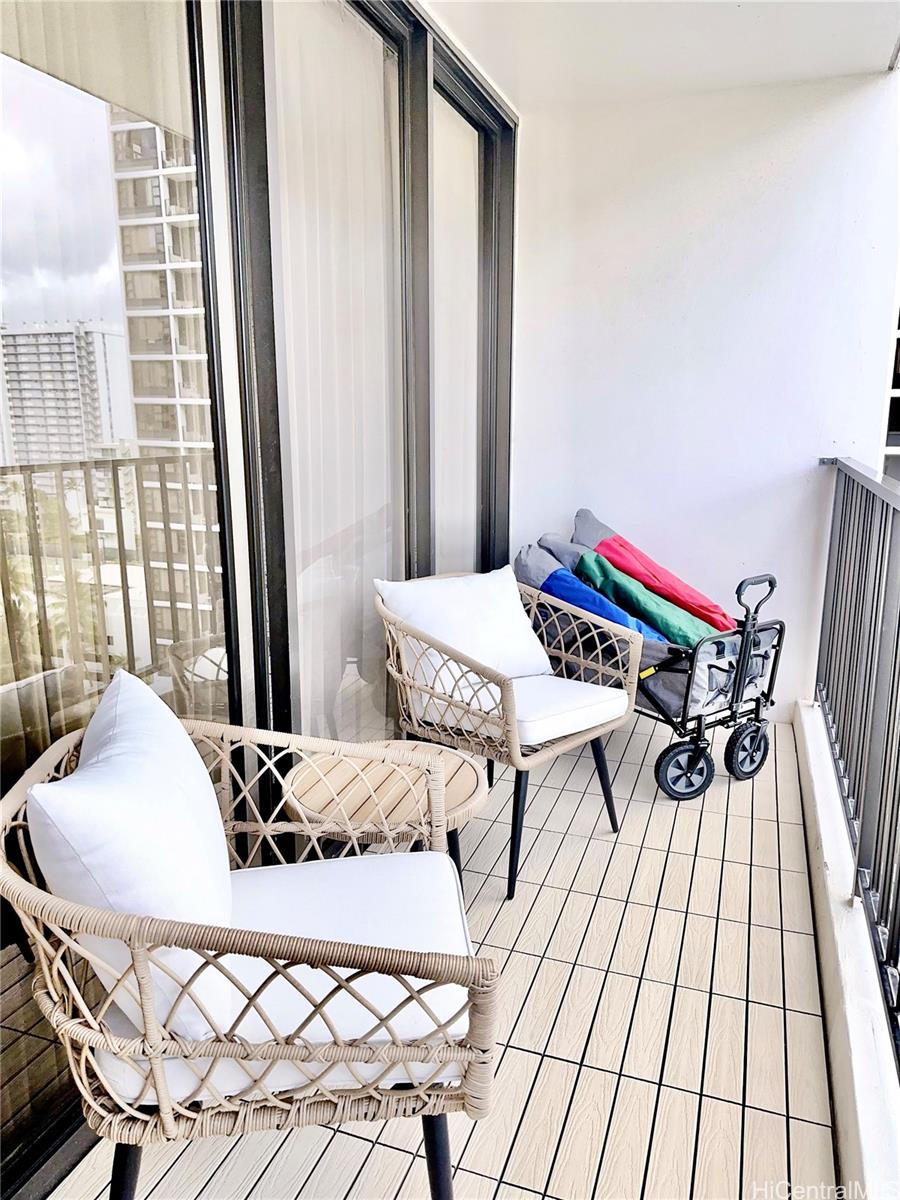 Waikiki Banyan condo # 1503, Honolulu, Hawaii - photo 15 of 16