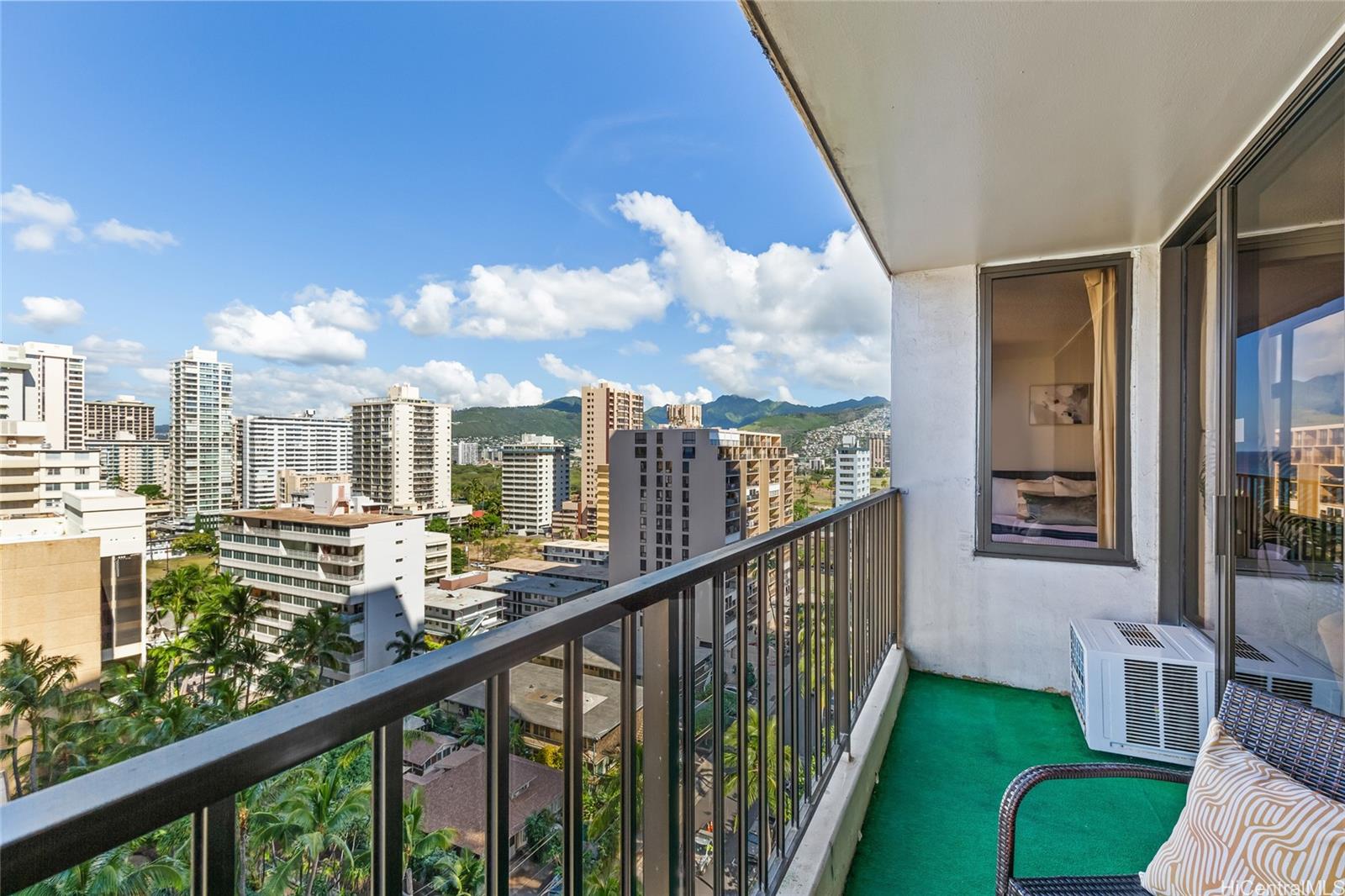 Waikiki Banyan condo # 1506/Makai, Honolulu, Hawaii - photo 11 of 25