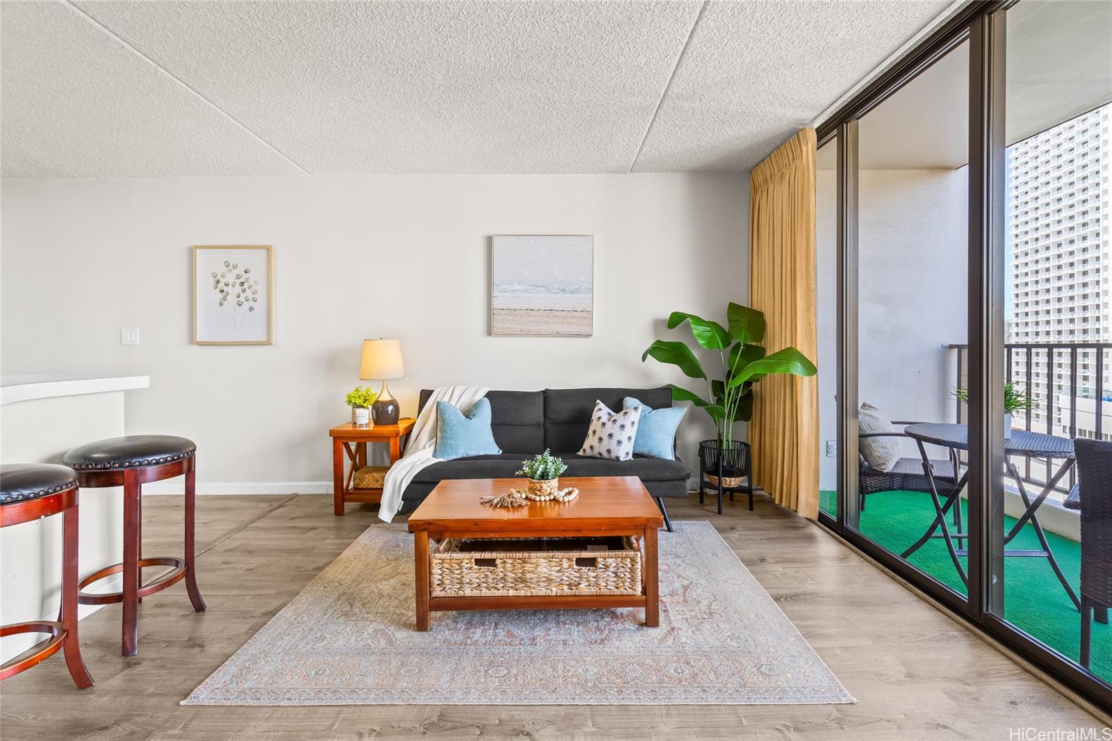 Waikiki Banyan condo # 1506/Makai, Honolulu, Hawaii - photo 8 of 25