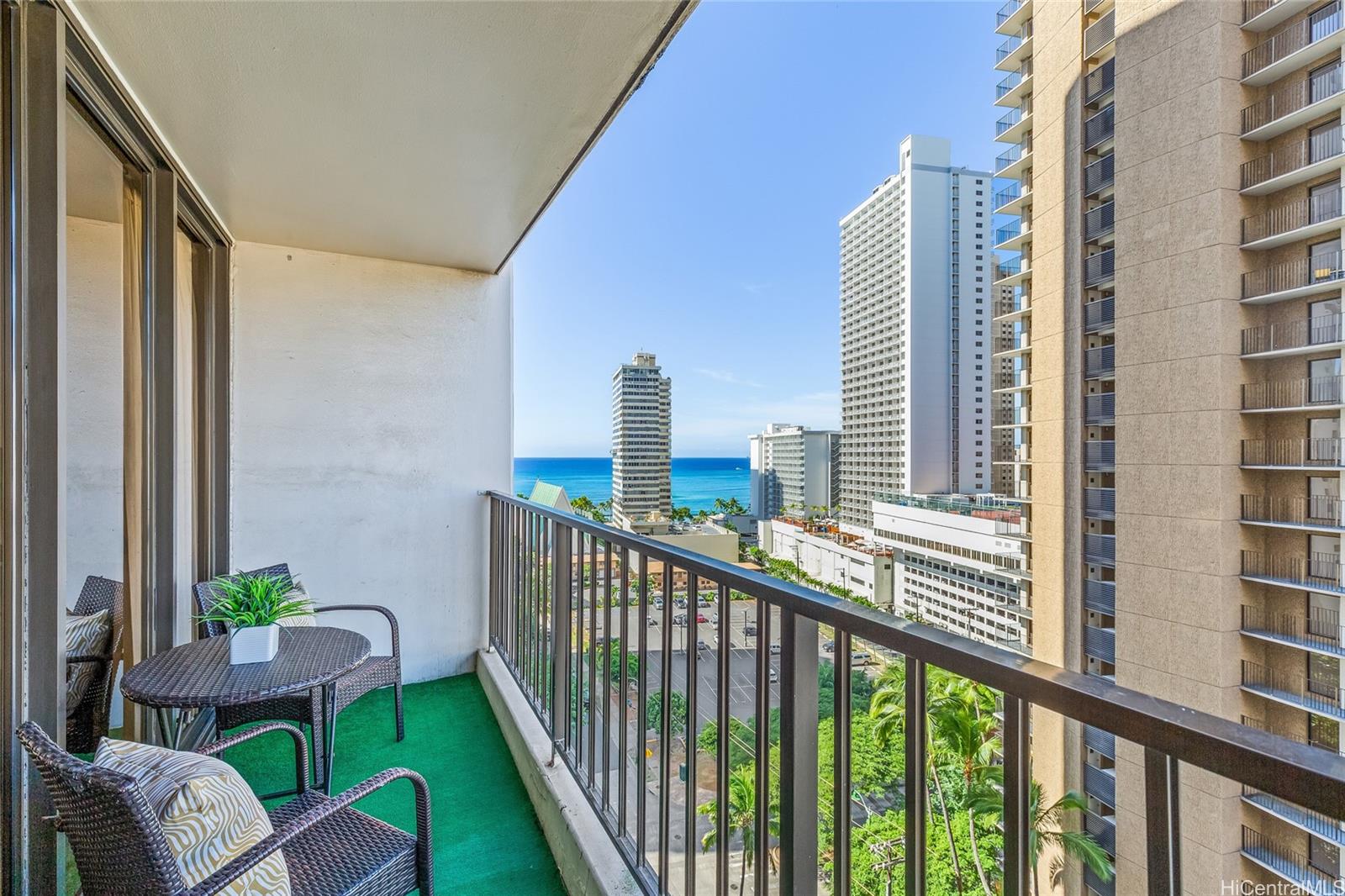 Waikiki Banyan condo # 1506/Makai, Honolulu, Hawaii - photo 9 of 25