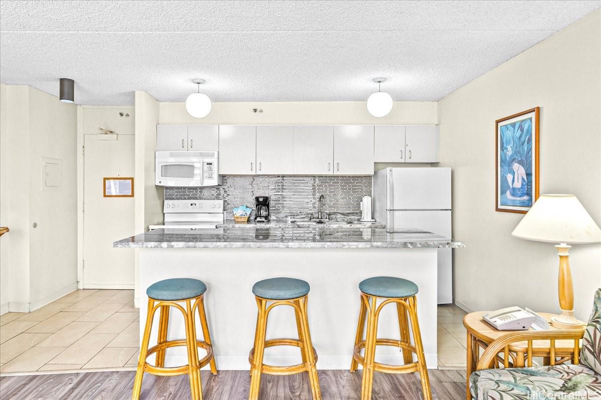 Waikiki Banyan condo # 1611-1, Honolulu, Hawaii - photo 4 of 15