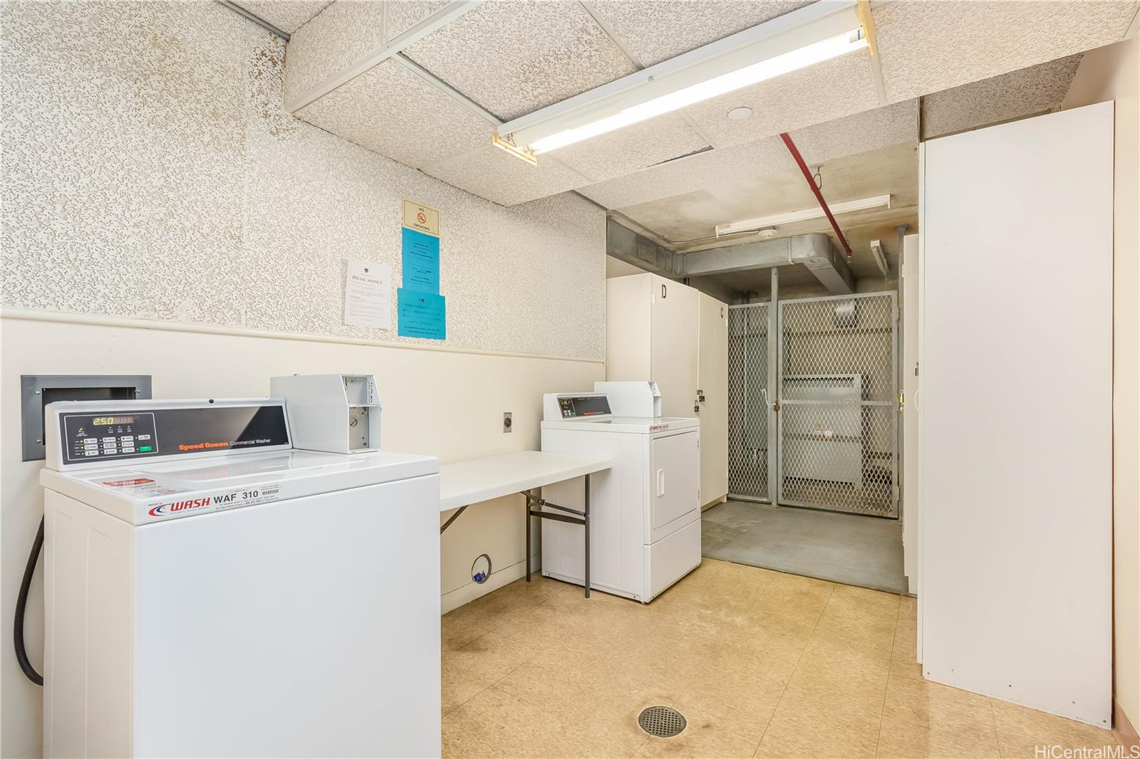 Waikiki Banyan condo # 1706, Honolulu, Hawaii - photo 25 of 25