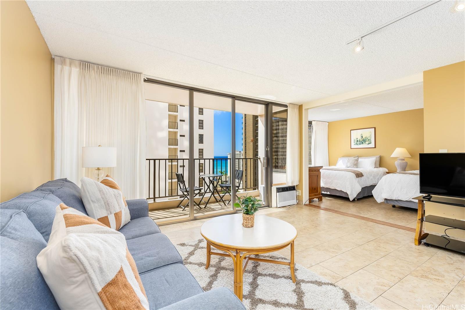 Waikiki Banyan condo # 1706, Honolulu, Hawaii - photo 4 of 25