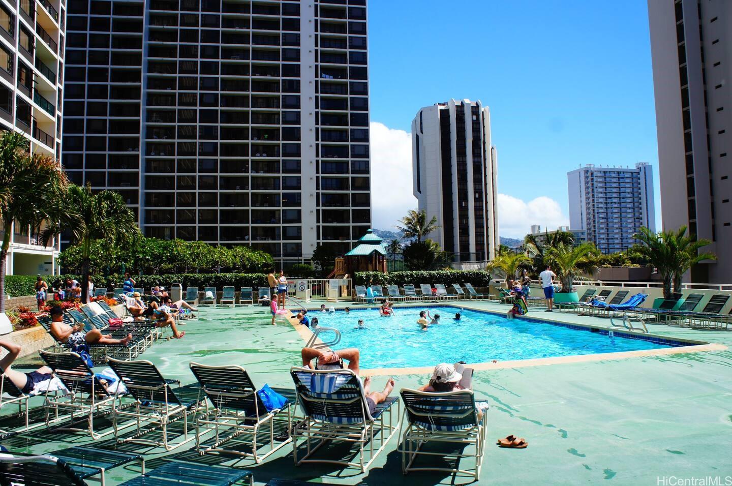 Waikiki Banyan condo # 1804, Honolulu, Hawaii - photo 11 of 11