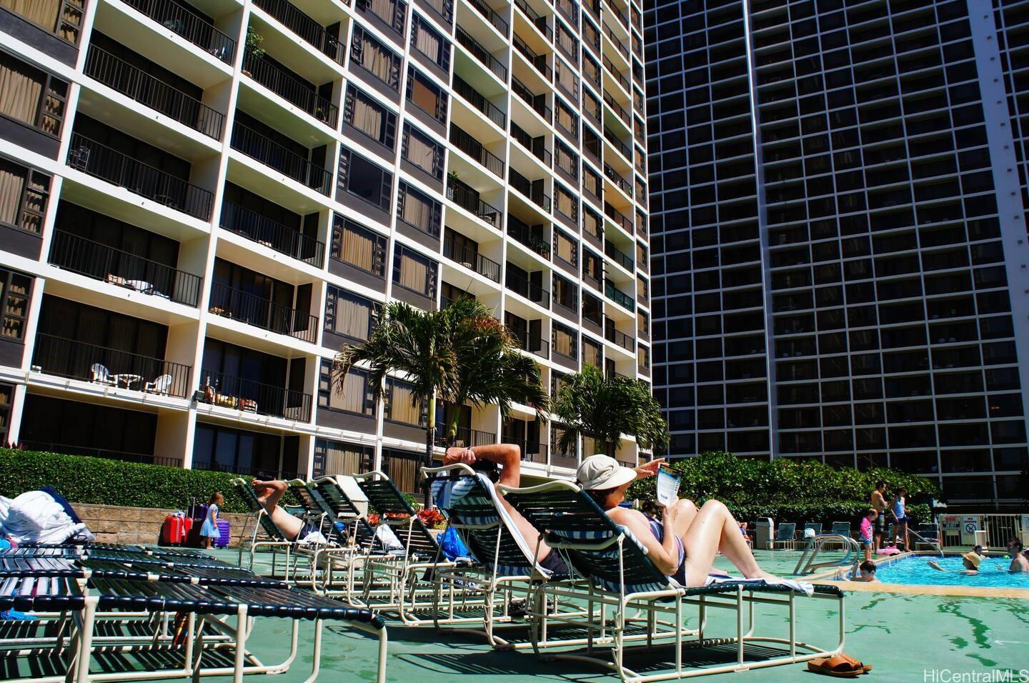 Waikiki Banyan condo # 1804, Honolulu, Hawaii - photo 4 of 11