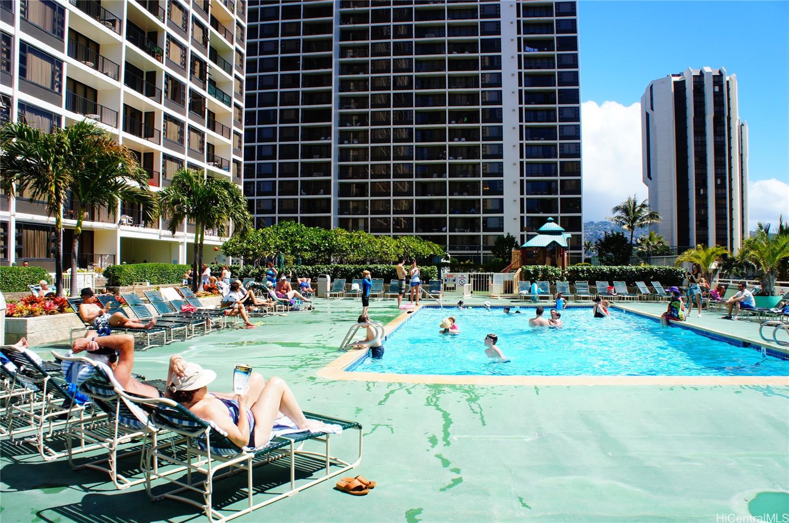 Waikiki Banyan condo # 1806-T2, Honolulu, Hawaii - photo 14 of 17