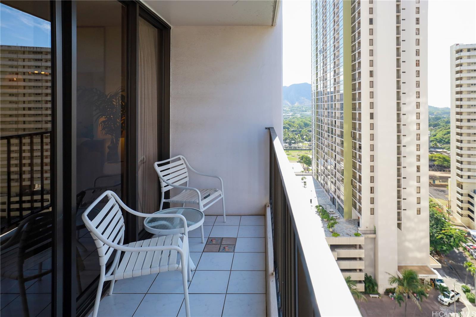 Waikiki Banyan condo # 1806-T2, Honolulu, Hawaii - photo 9 of 9