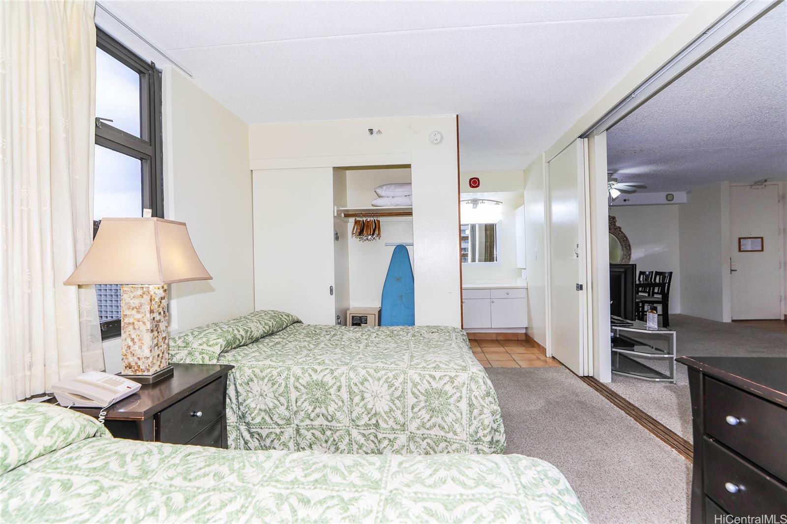 Waikiki Banyan condo # 1913-I, Honolulu, Hawaii - photo 15 of 21