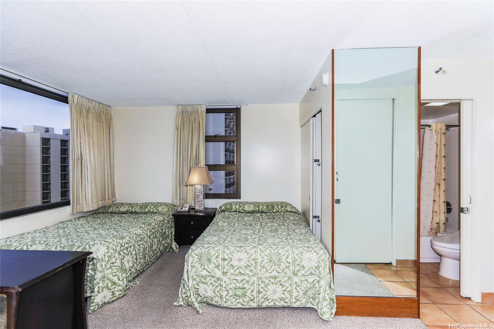 Waikiki Banyan condo # 1913-I, Honolulu, Hawaii - photo 16 of 21