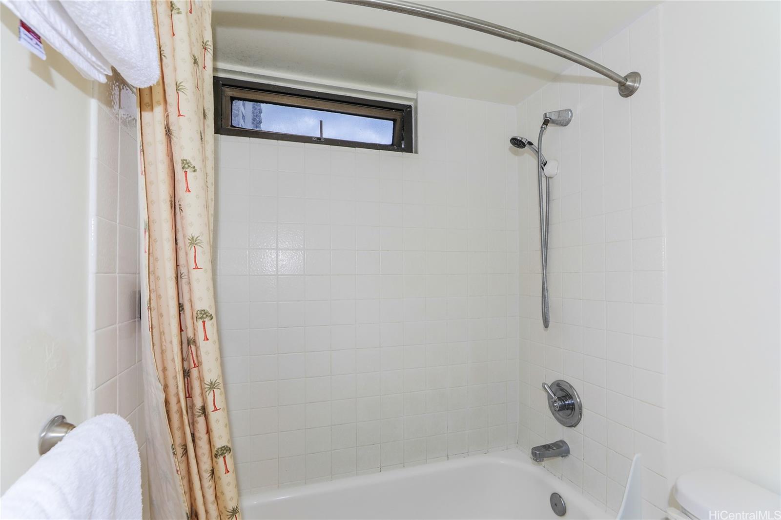 Waikiki Banyan condo # 1913-I, Honolulu, Hawaii - photo 18 of 21