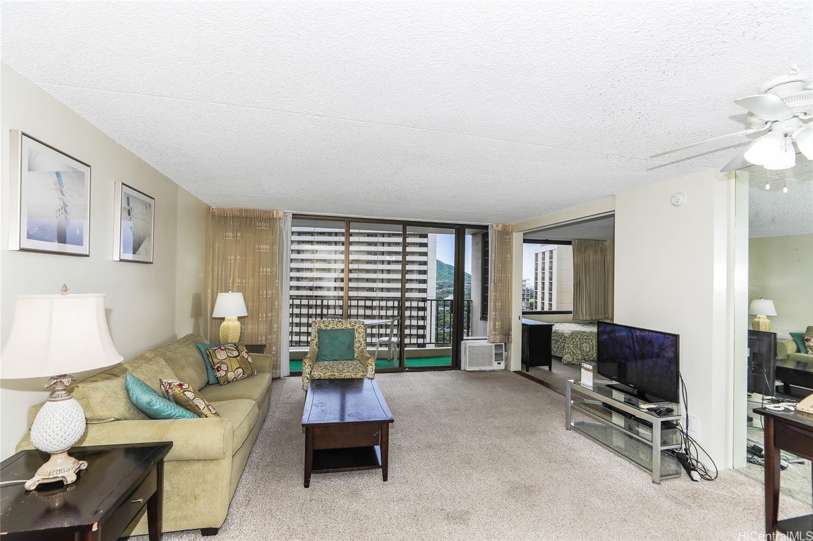 Waikiki Banyan condo # 1913-I, Honolulu, Hawaii - photo 4 of 21