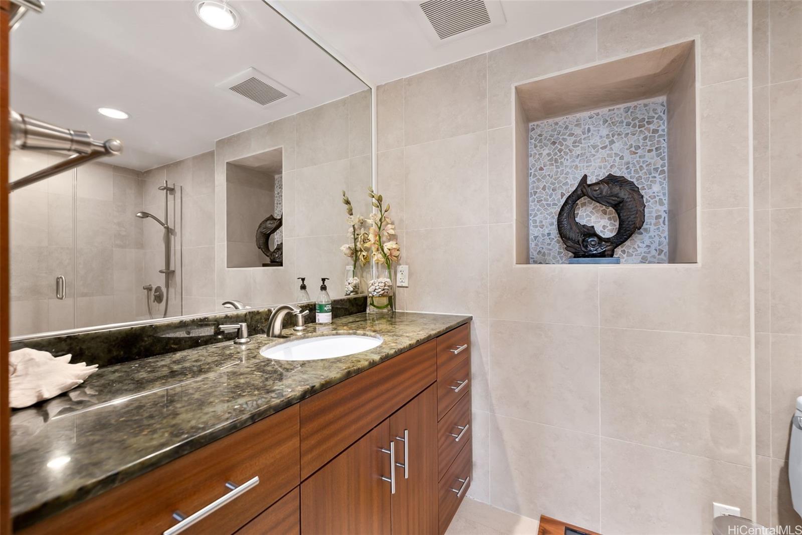 Waikiki Banyan condo # 2105, Honolulu, Hawaii - photo 13 of 21