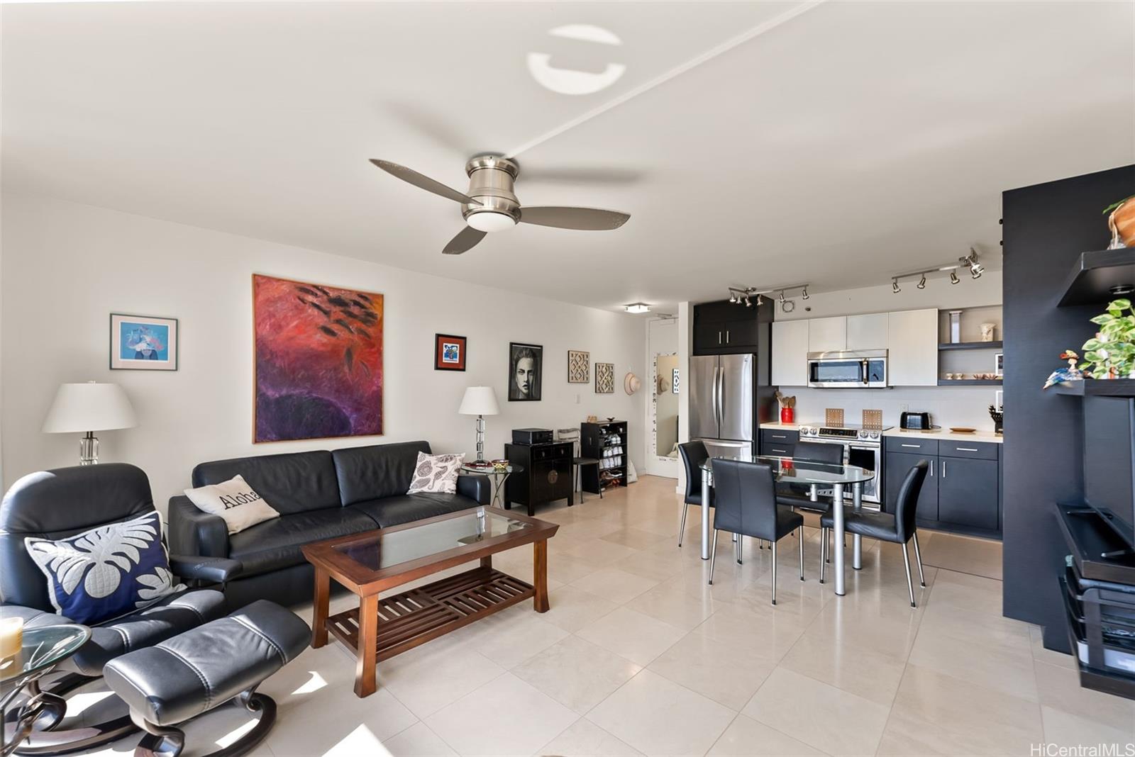 Waikiki Banyan condo # 2105, Honolulu, Hawaii - photo 20 of 21