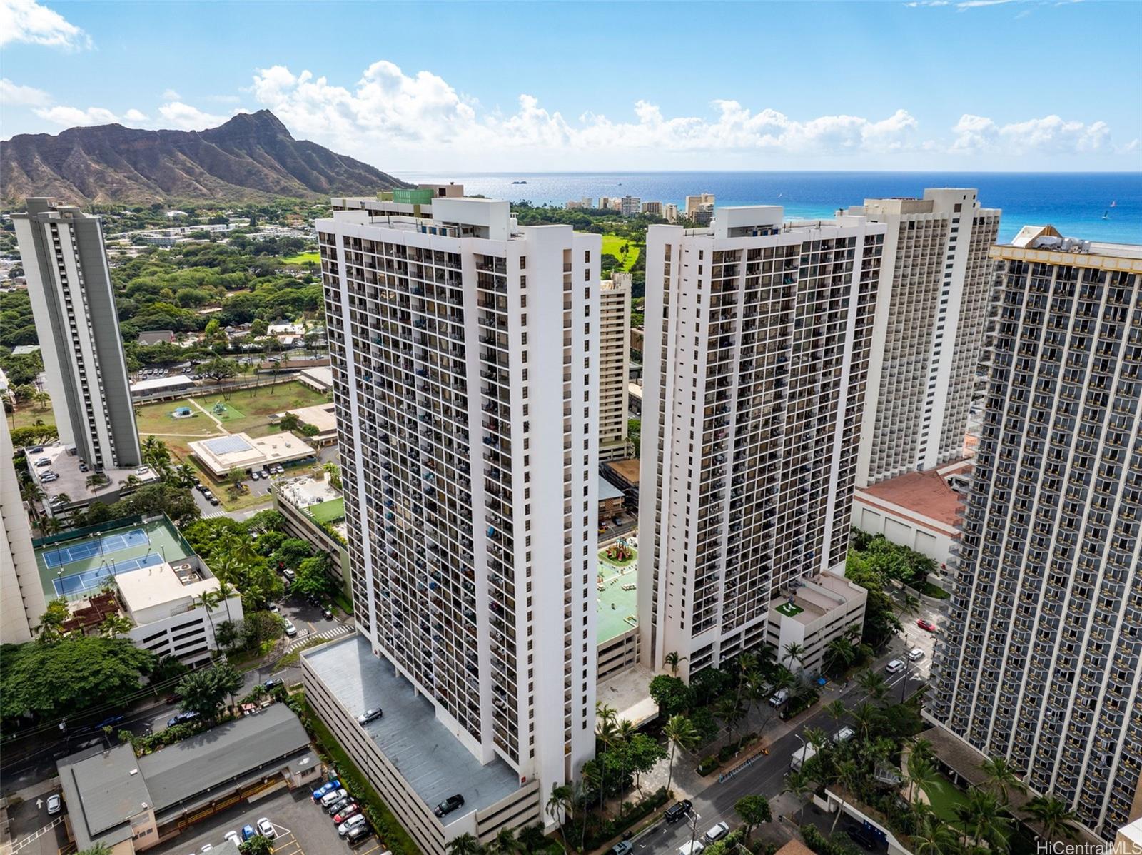 Waikiki Banyan condo # 2105, Honolulu, Hawaii - photo 4 of 21