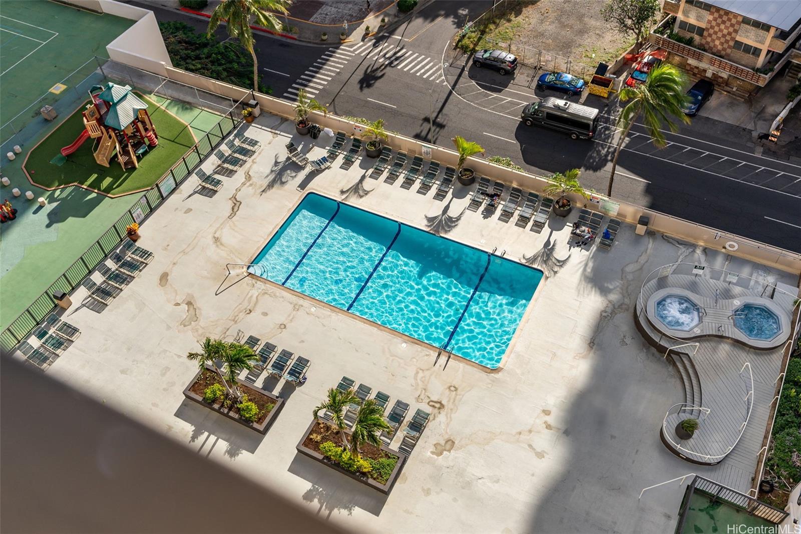 Waikiki Banyan condo # 2105, Honolulu, Hawaii - photo 6 of 21