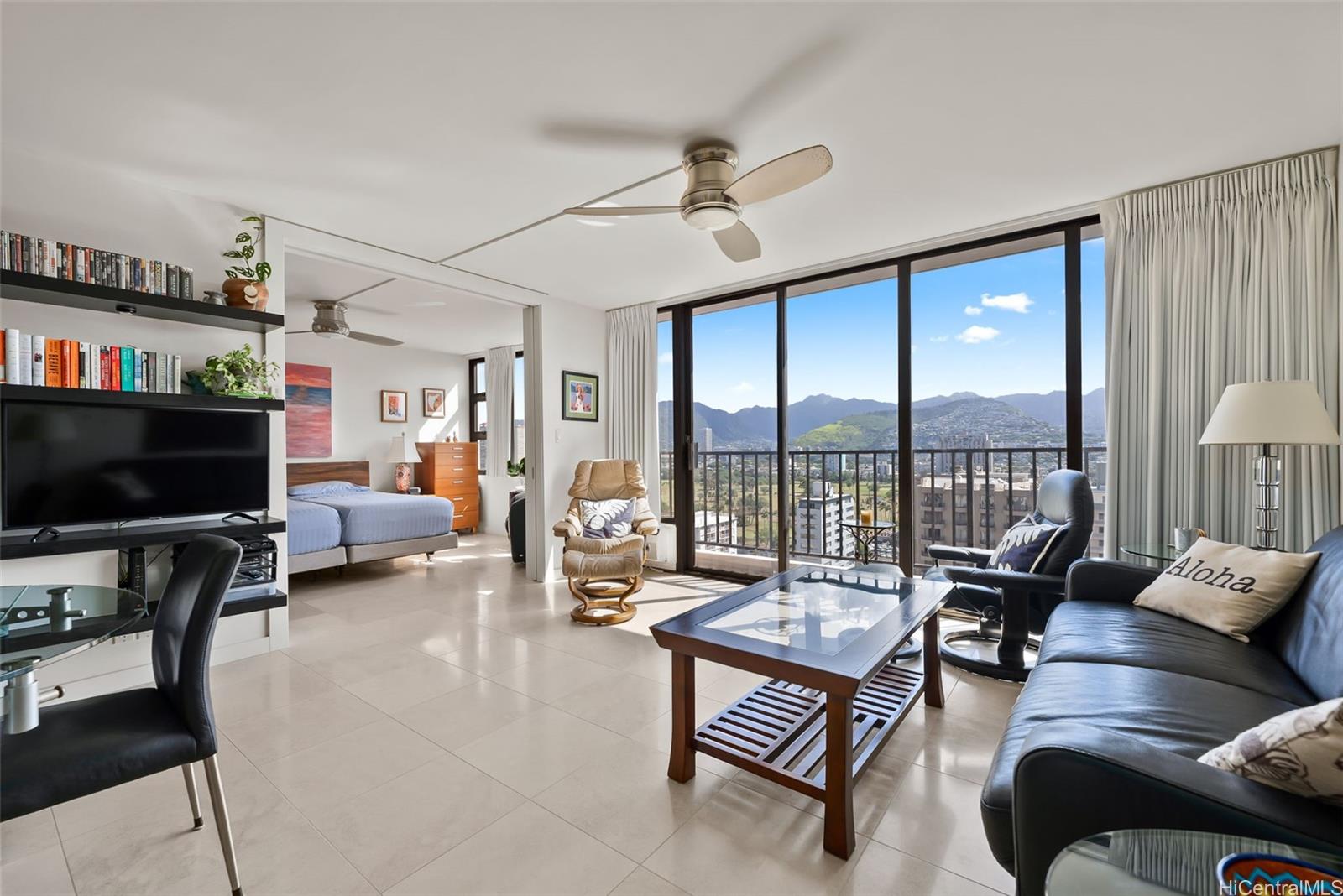 Waikiki Banyan condo # 2105, Honolulu, Hawaii - photo 9 of 21