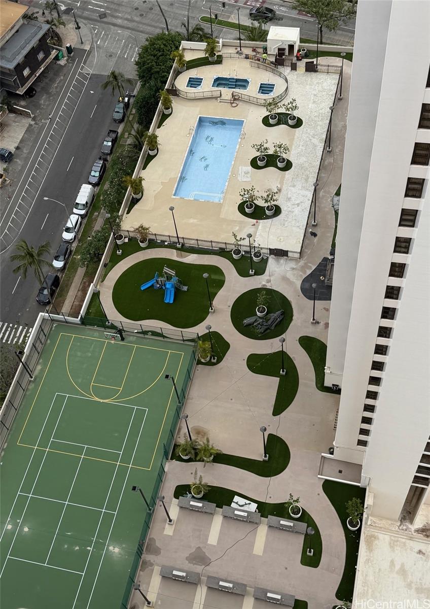 Waikiki Banyan condo # 2107, Honolulu, Hawaii - photo 12 of 17
