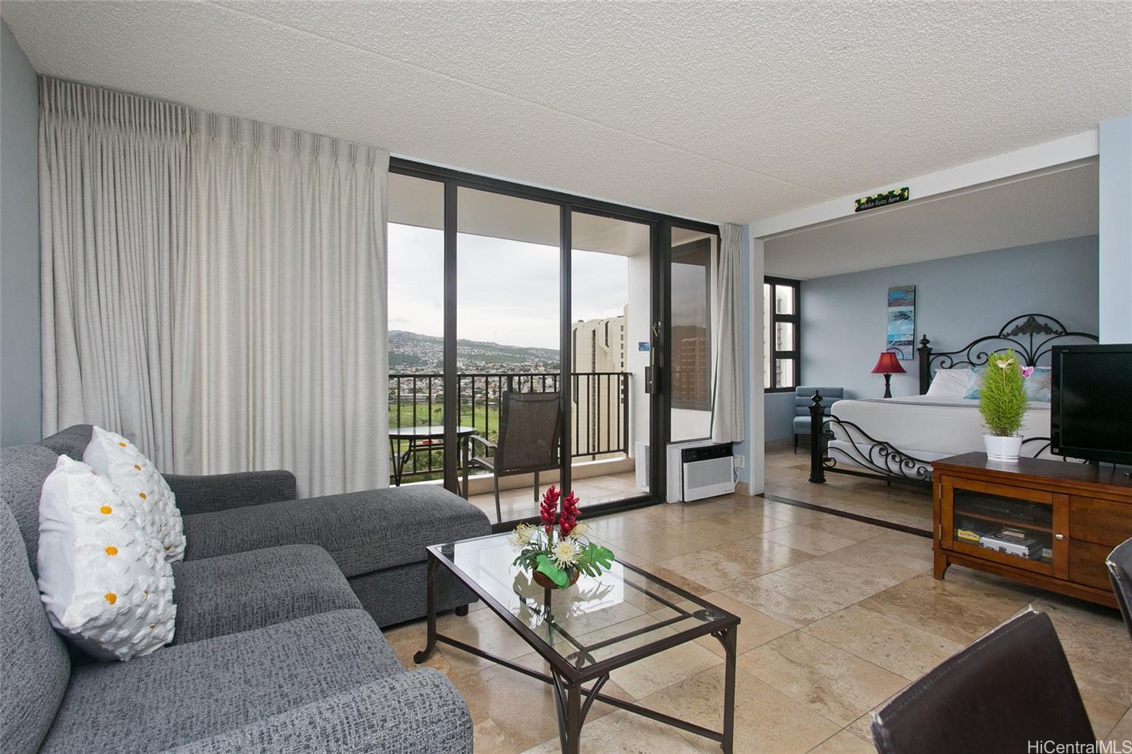 Waikiki Banyan condo # 2107, Honolulu, Hawaii - photo 4 of 17