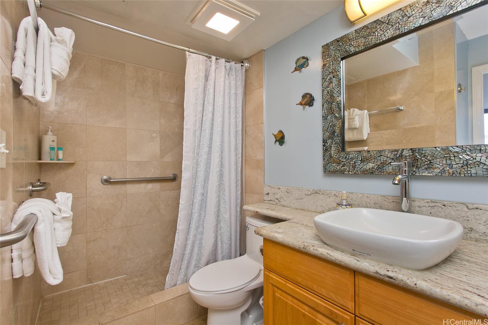 Waikiki Banyan condo # 2107, Honolulu, Hawaii - photo 8 of 17